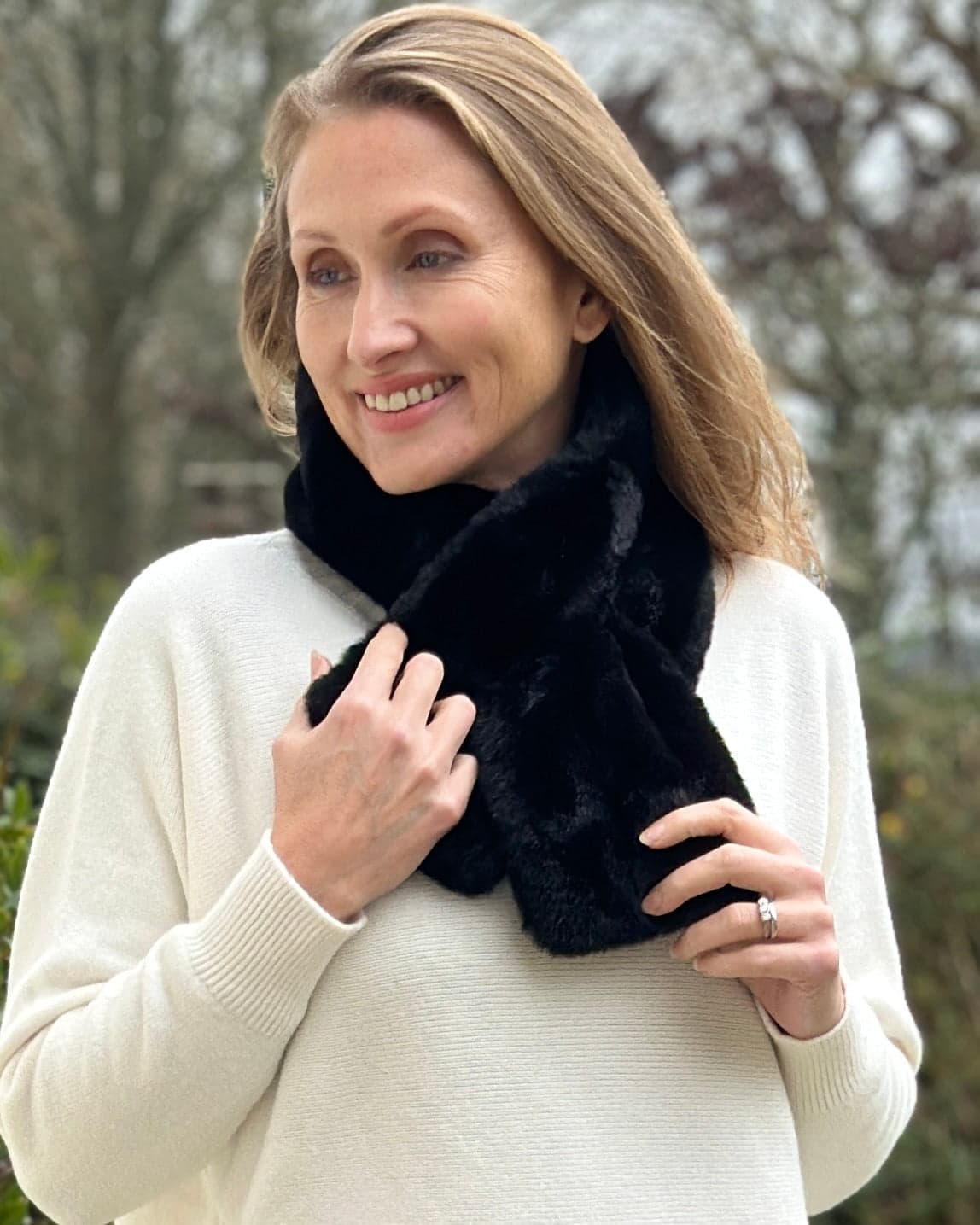 accessory Black Faux Fur Pull Through Scarf