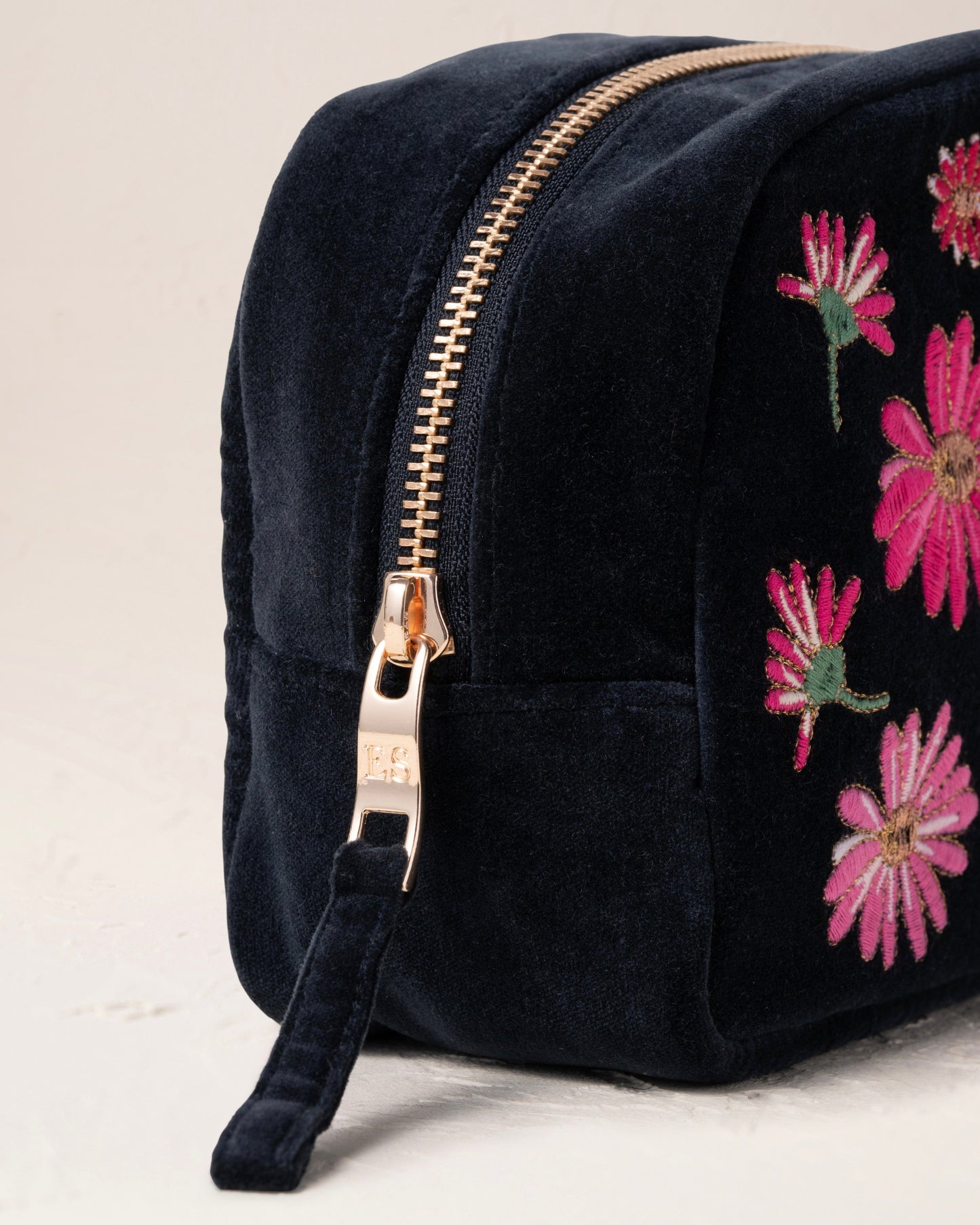 accessory Embroidered Wildflower Velvet Make Up Bag - Charcoal