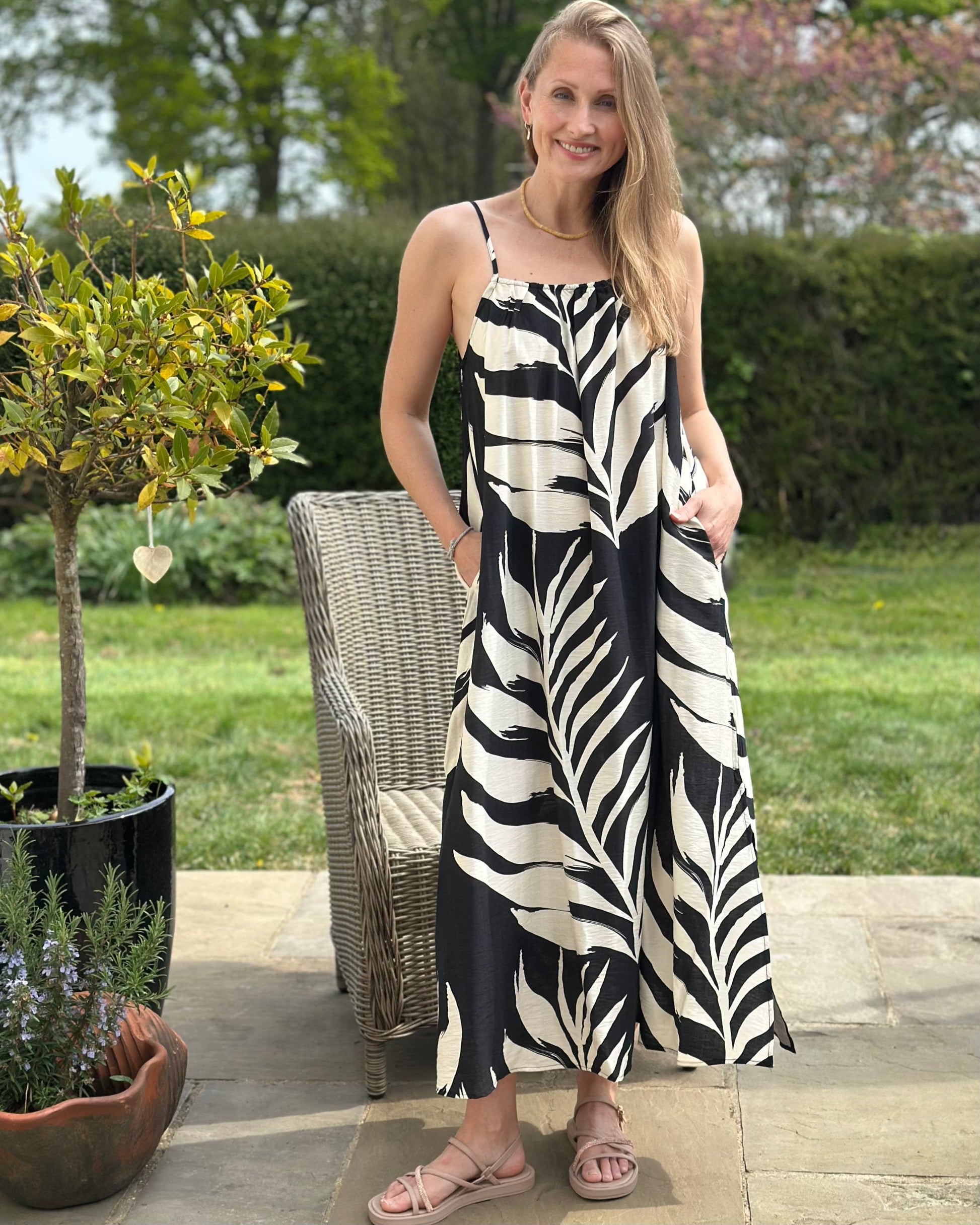 Clothing Bold Leaf Print Strap Dress - Black