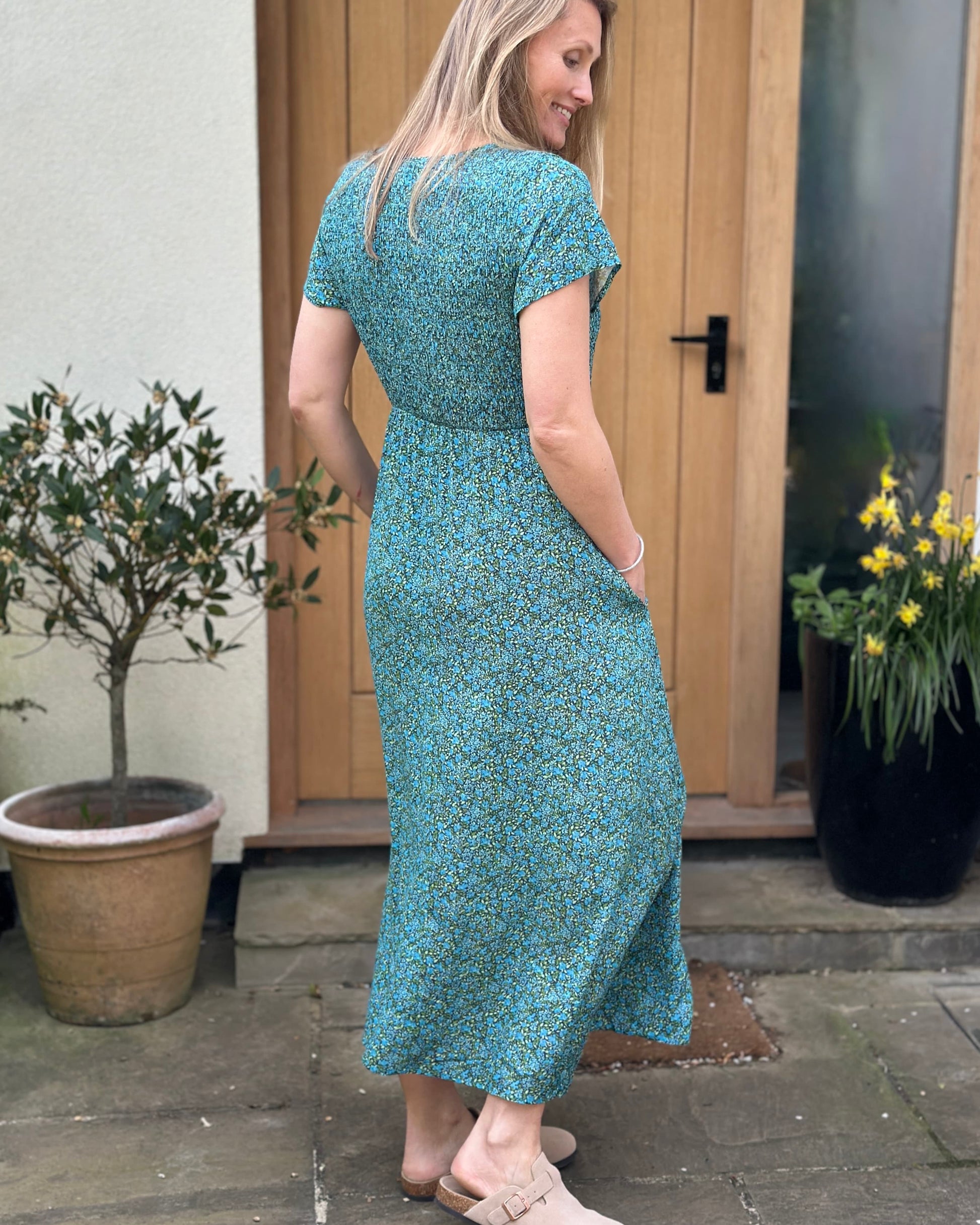 Clothing Ditsy Floral Short Sleeve Shirring Dress - Navy