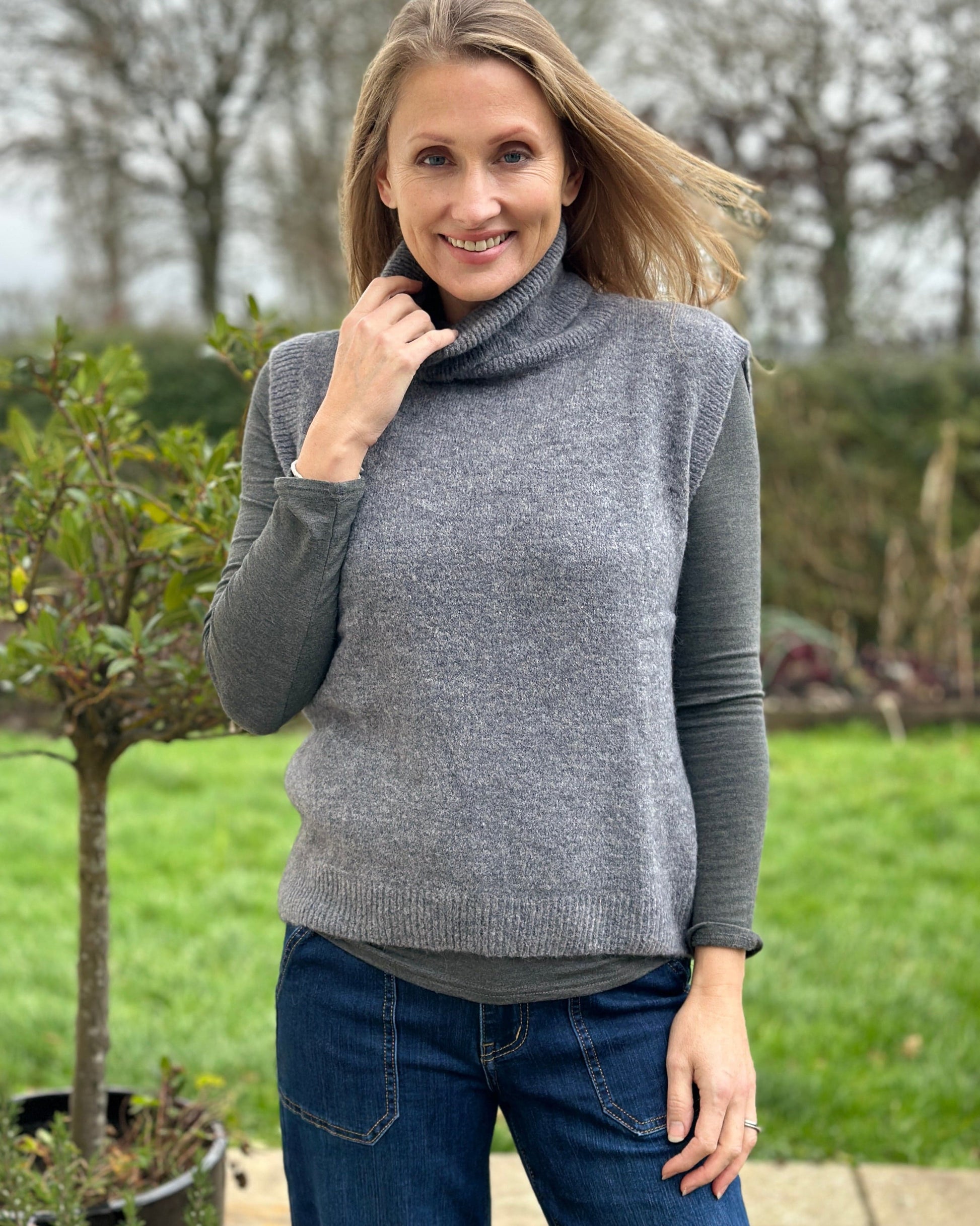 clothing Roll Neck Alpaca Tank Top - Charcoal