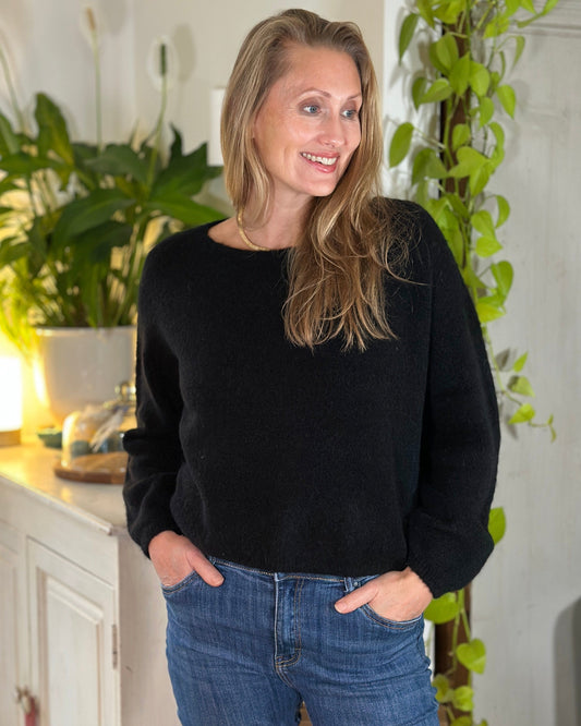 clothing Round Neck Long Sleeve Alpaca Jumper - Black