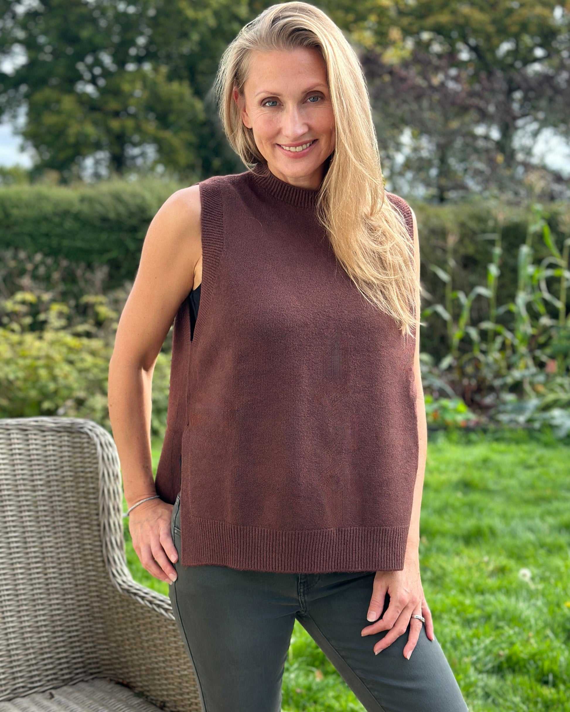 clothing Round Neck Sleeveless Jumper - Chocolate