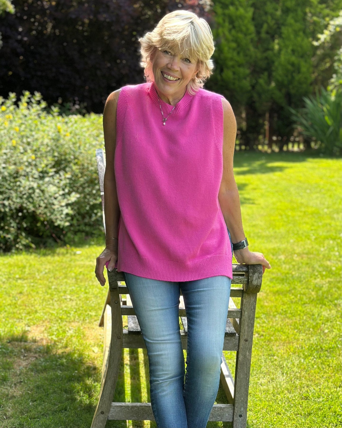 clothing Round Neck Sleeveless Jumper - Fuchsia