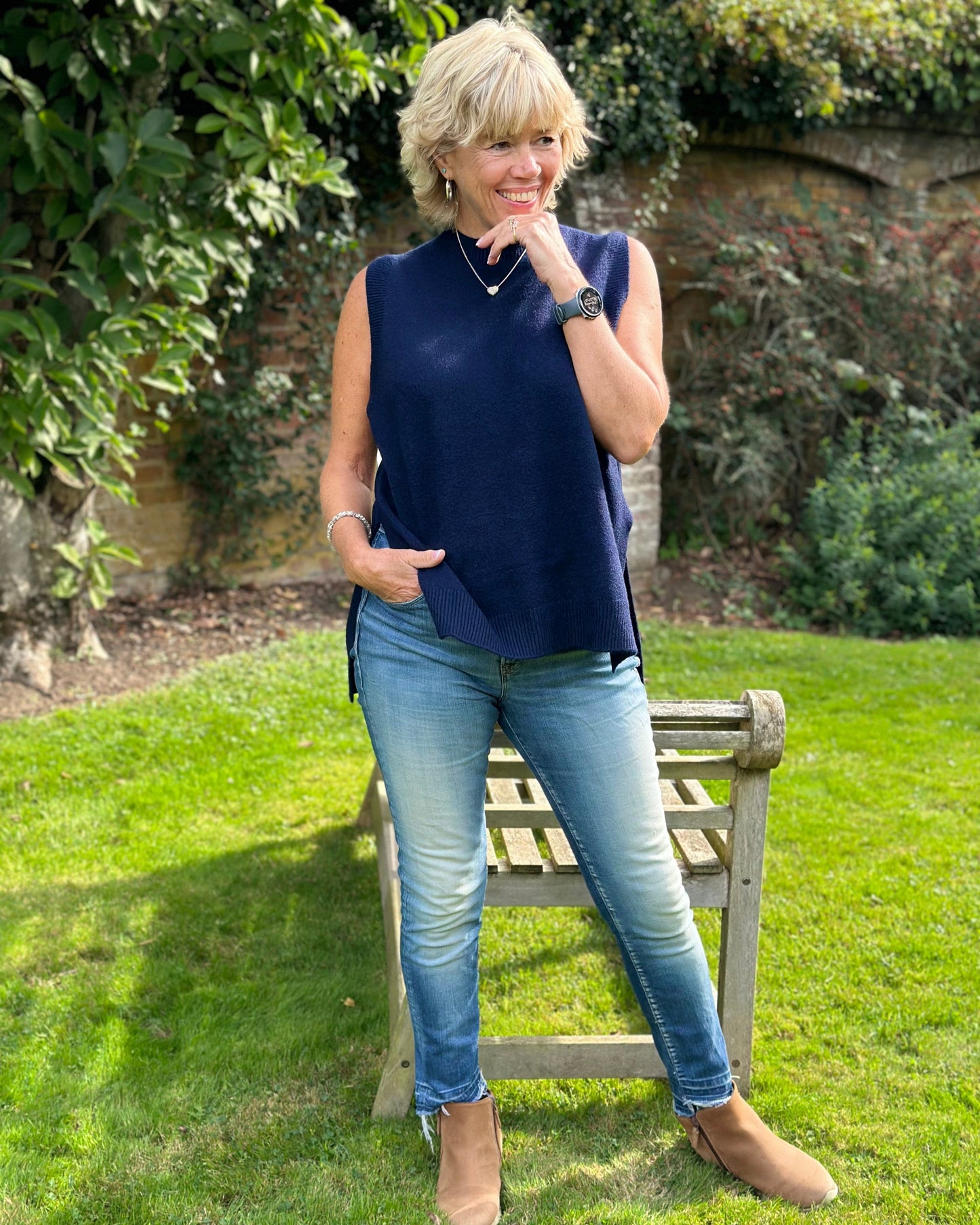 clothing Round Neck Sleeveless Jumper - Navy
