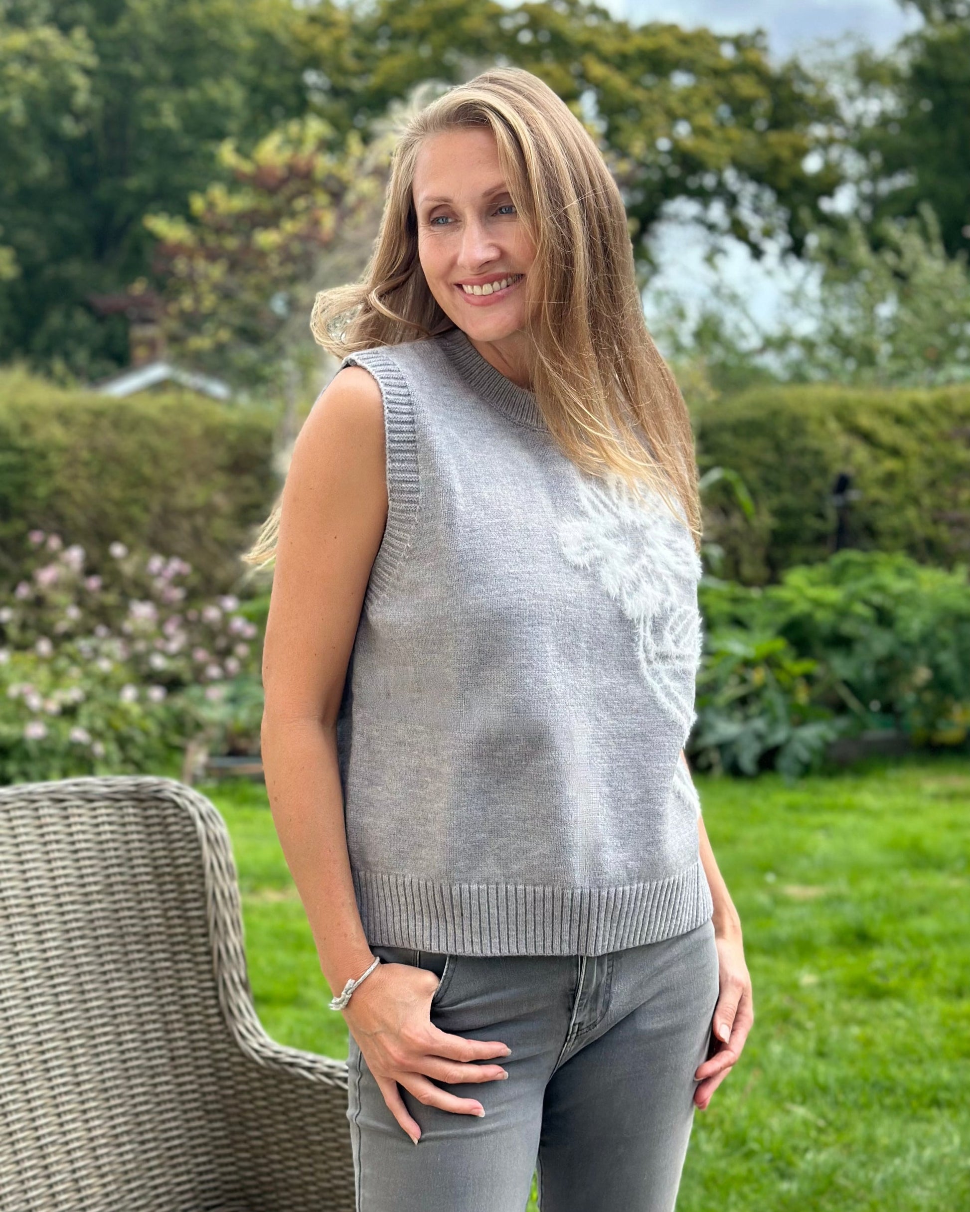 clothing Sleeveless Tank Top With Flower - Grey