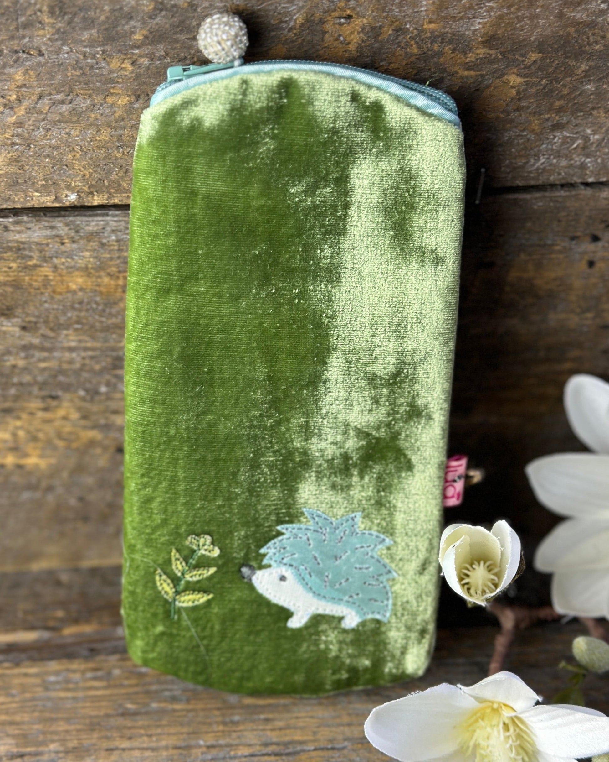 Make up bag Velvet Glasses Pouch With Hedgehog - Green
