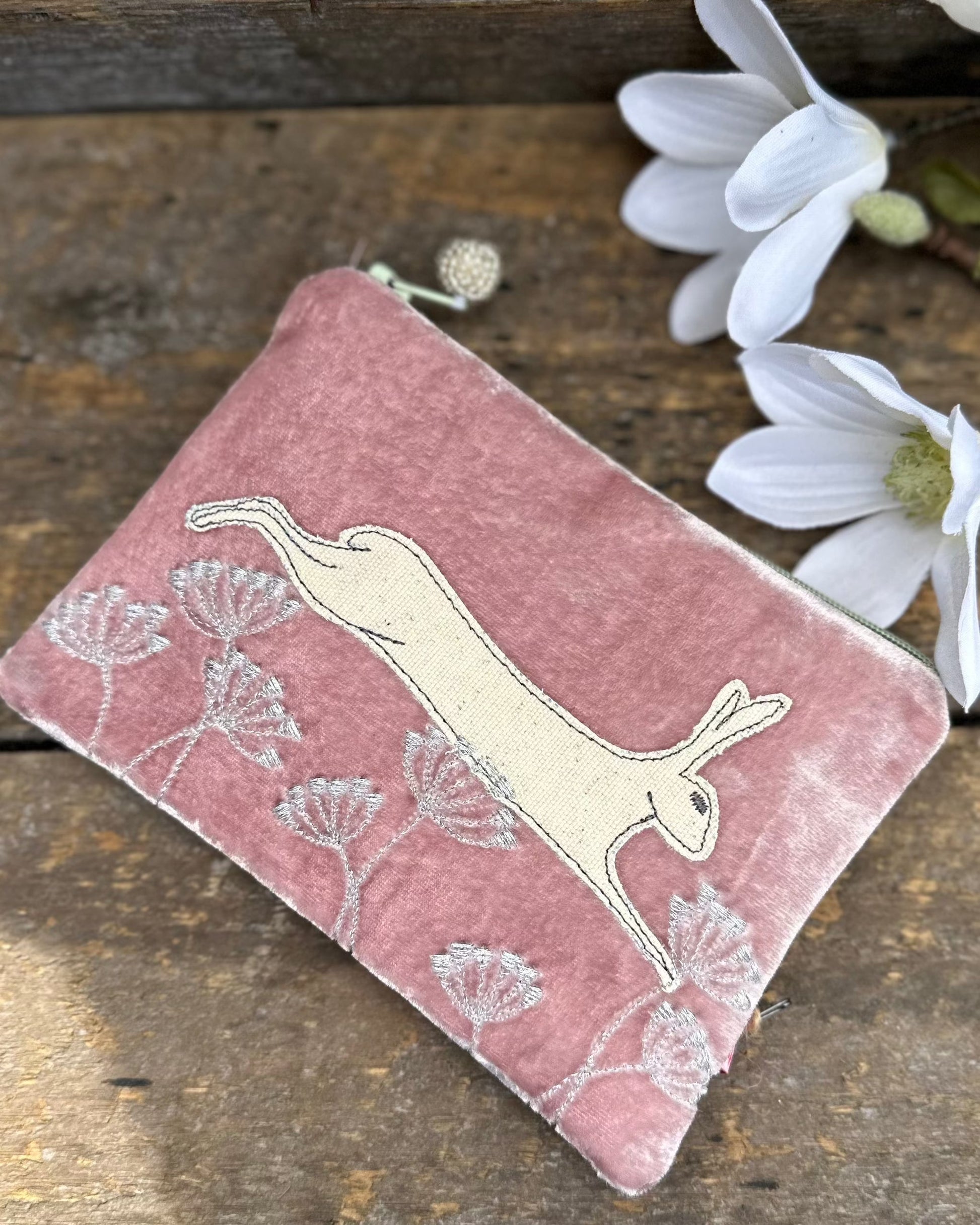 purse Velvet Embroidered Leaping Hare Coin Purse - Pale Pink