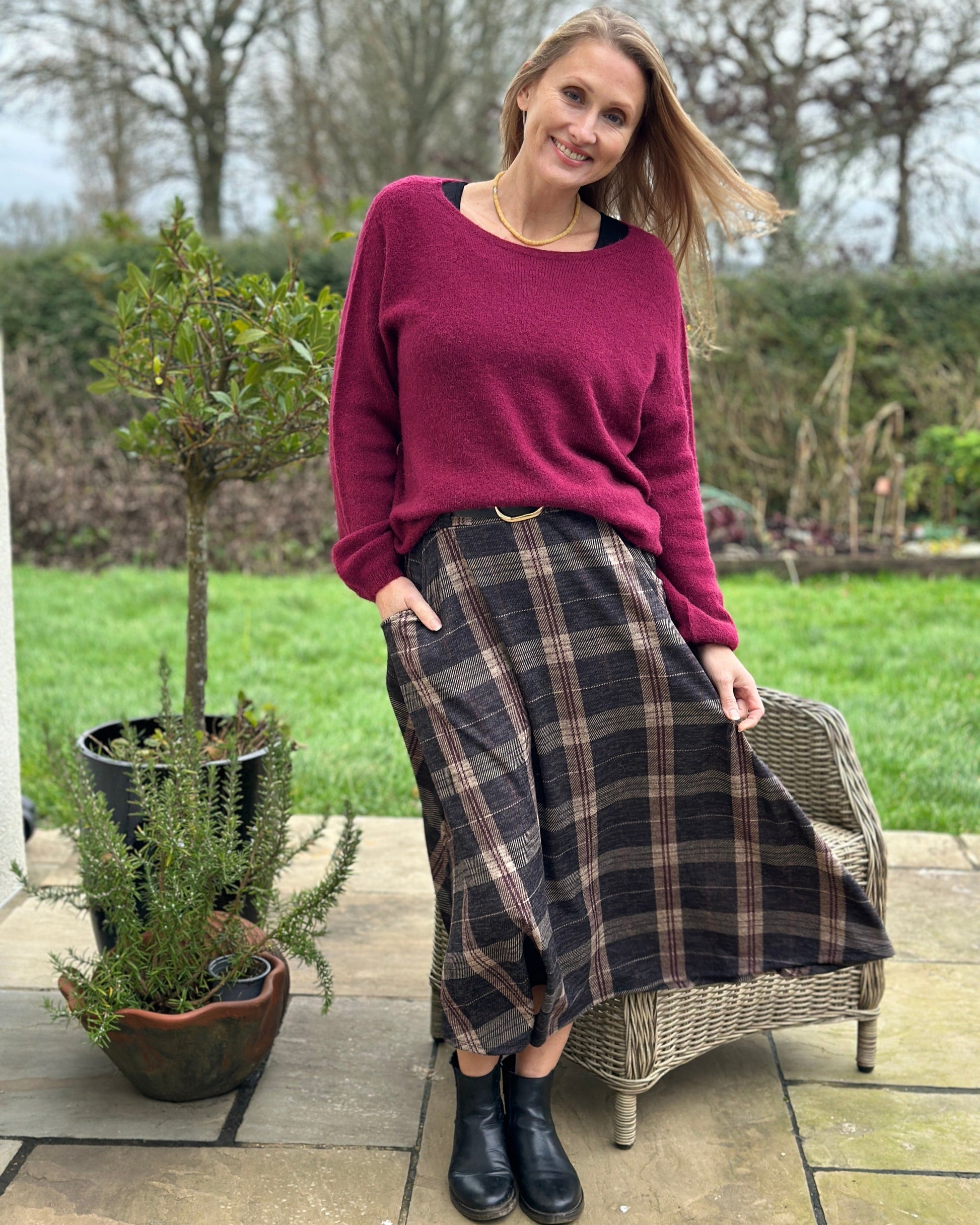Clothing Check Skirt With Belt - Charcoal/Burgundy