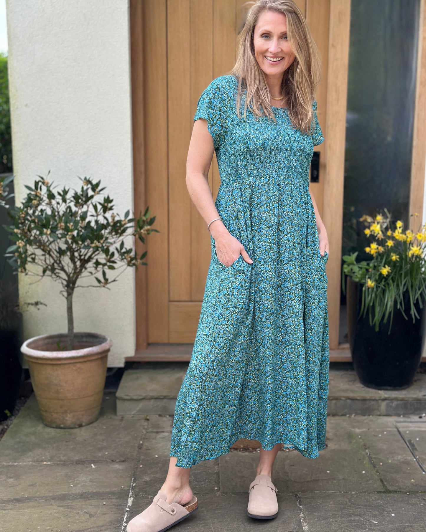 Clothing Ditsy Floral Short Sleeve Shirring Dress - Navy