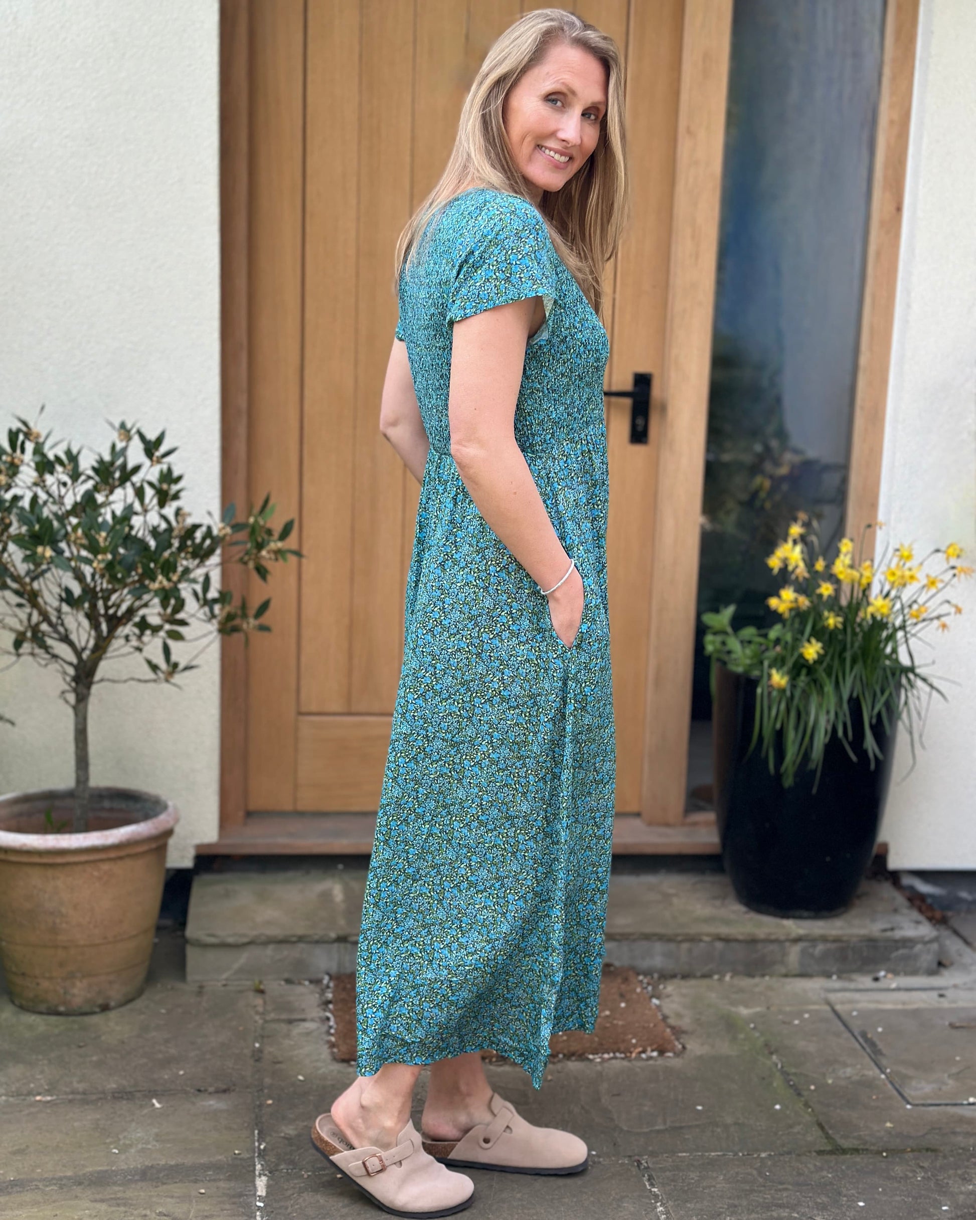 Clothing Ditsy Floral Short Sleeve Shirring Dress - Navy