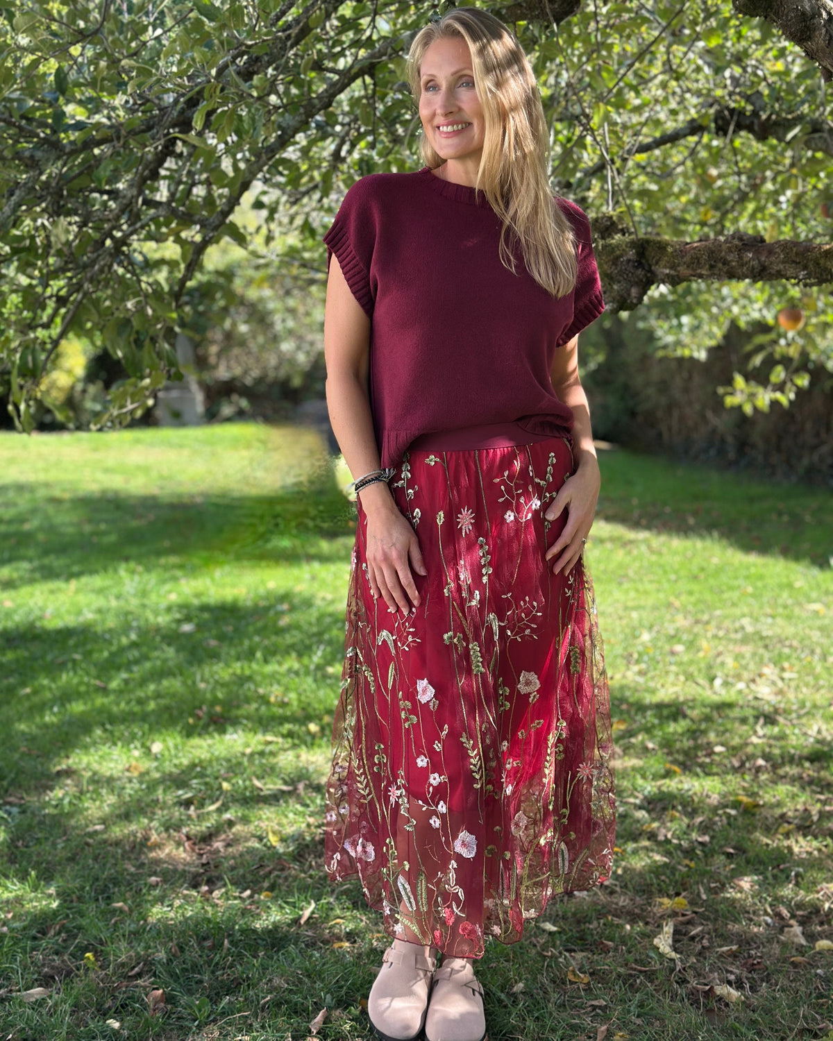 Clothing Embroidered Meadow Tulle Skirt - Red