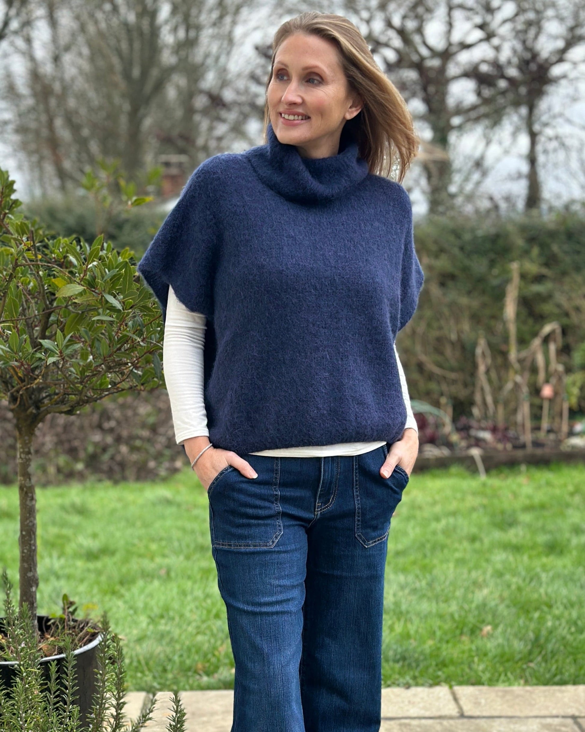 clothing Roll Neck Alpaca Tank Top - Navy