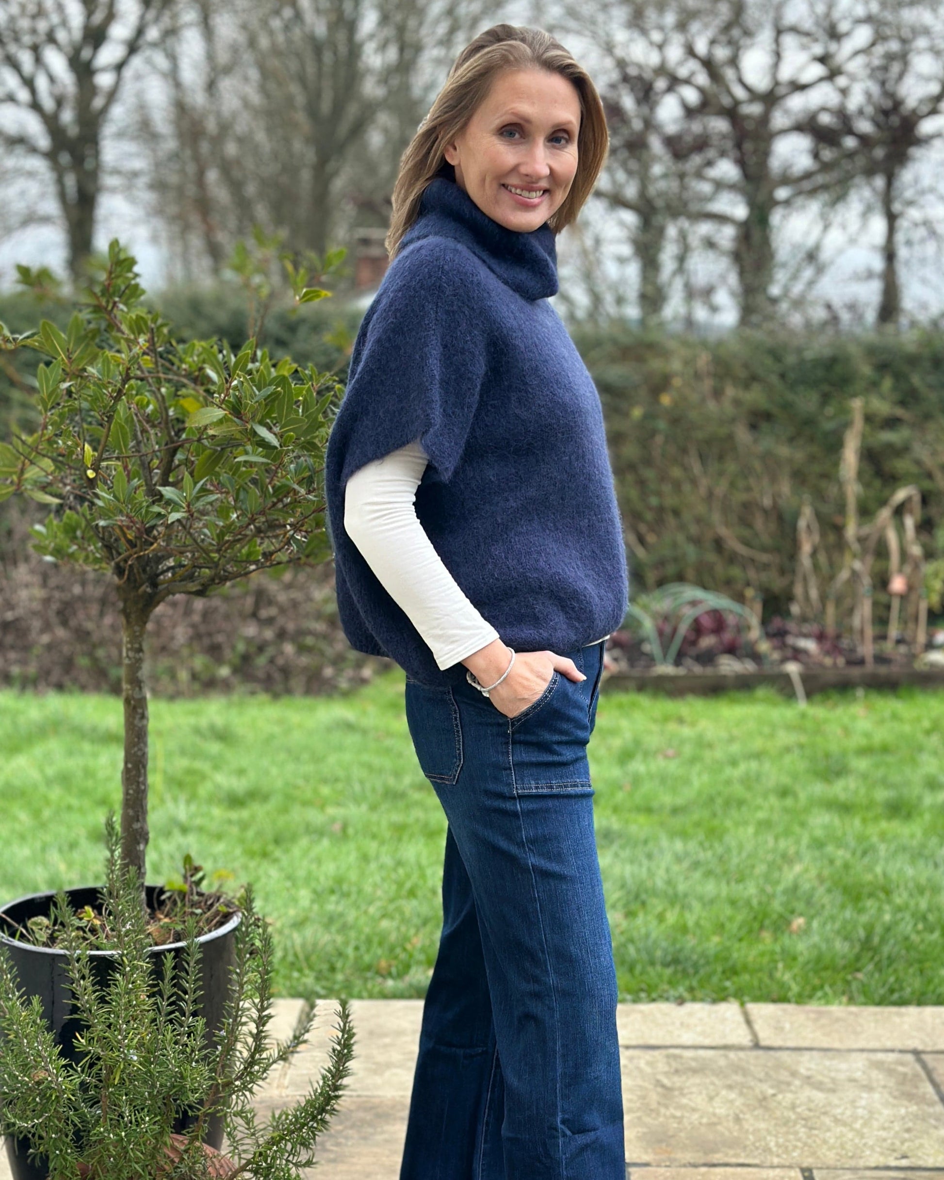 clothing Roll Neck Alpaca Tank Top - Navy