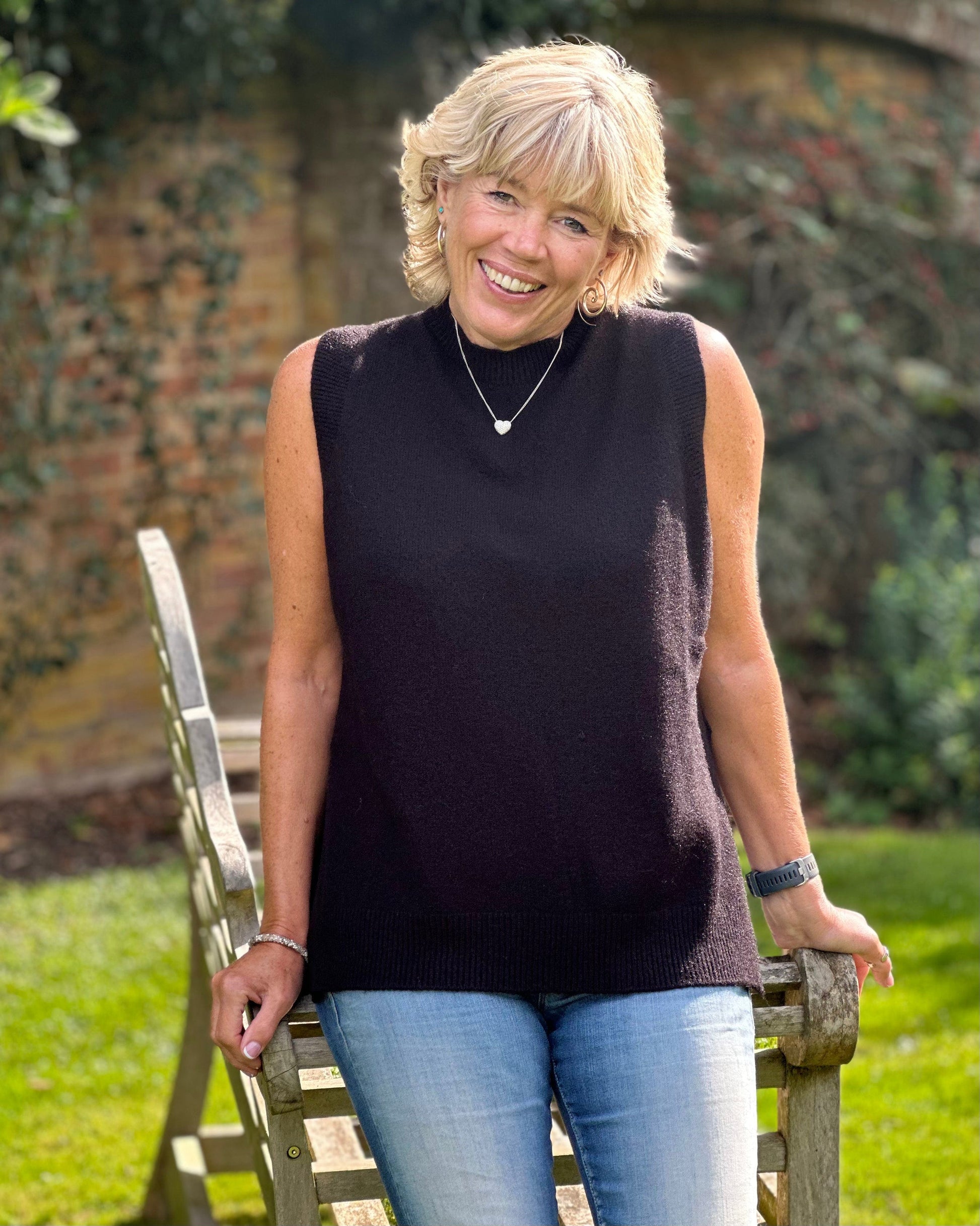 Round Neck Sleeveless Jumper Black LavenderLime clothing