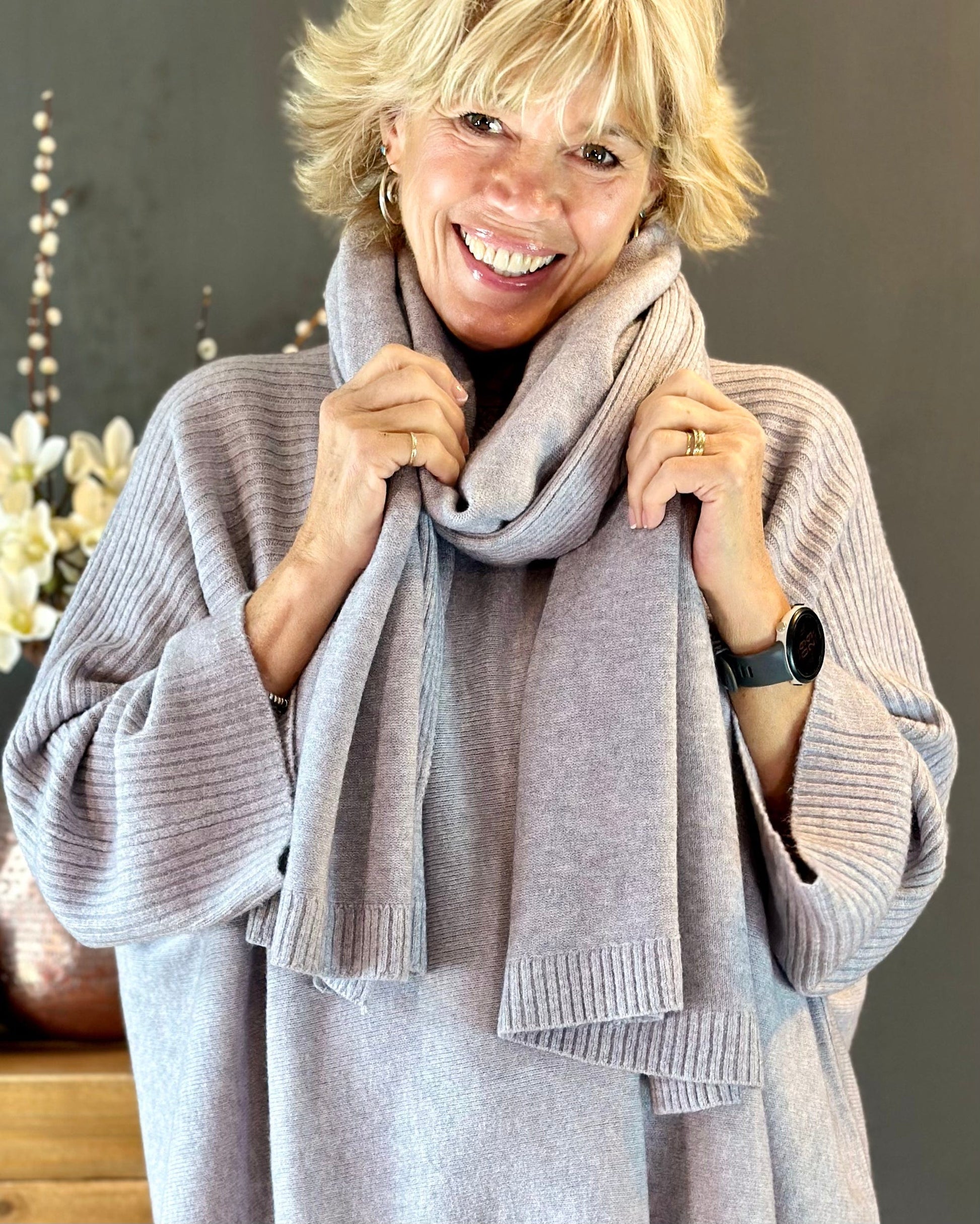 Pale 2025 grey jumper