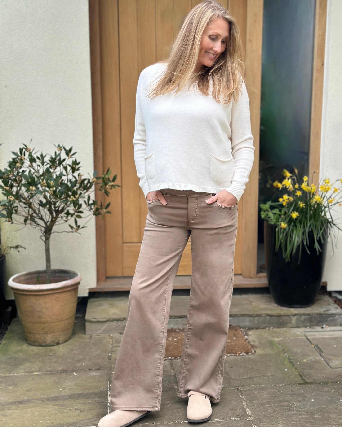 Clothing Stretchy Waist flared Jeans - Mocha