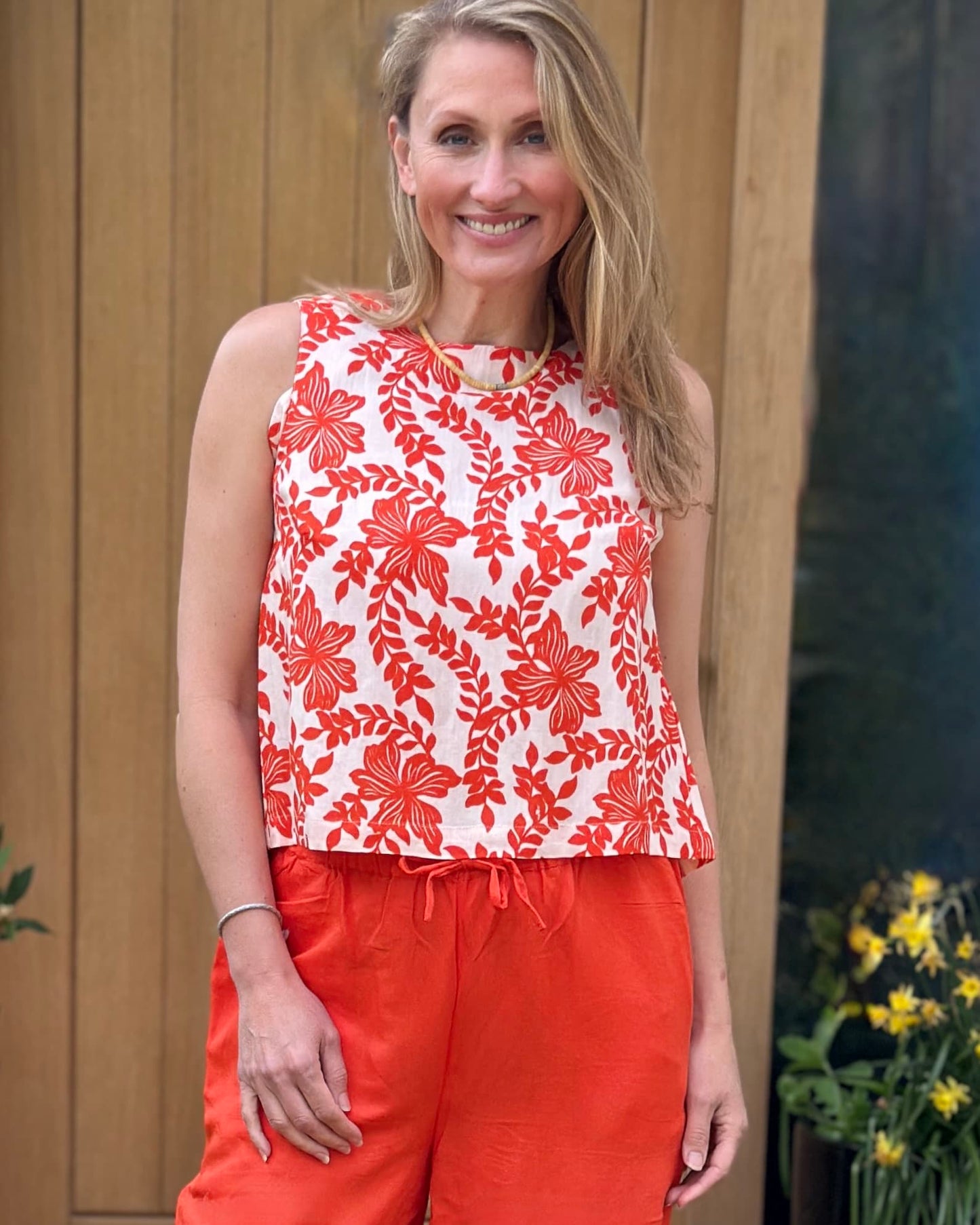 Clothing Tomato Floral Linen Mix Button Back Top