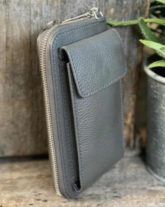 Mulberry Plaque Zip Around Continental Wallet Purse in Solid Grey Small  Classic Grain - New - SOLD