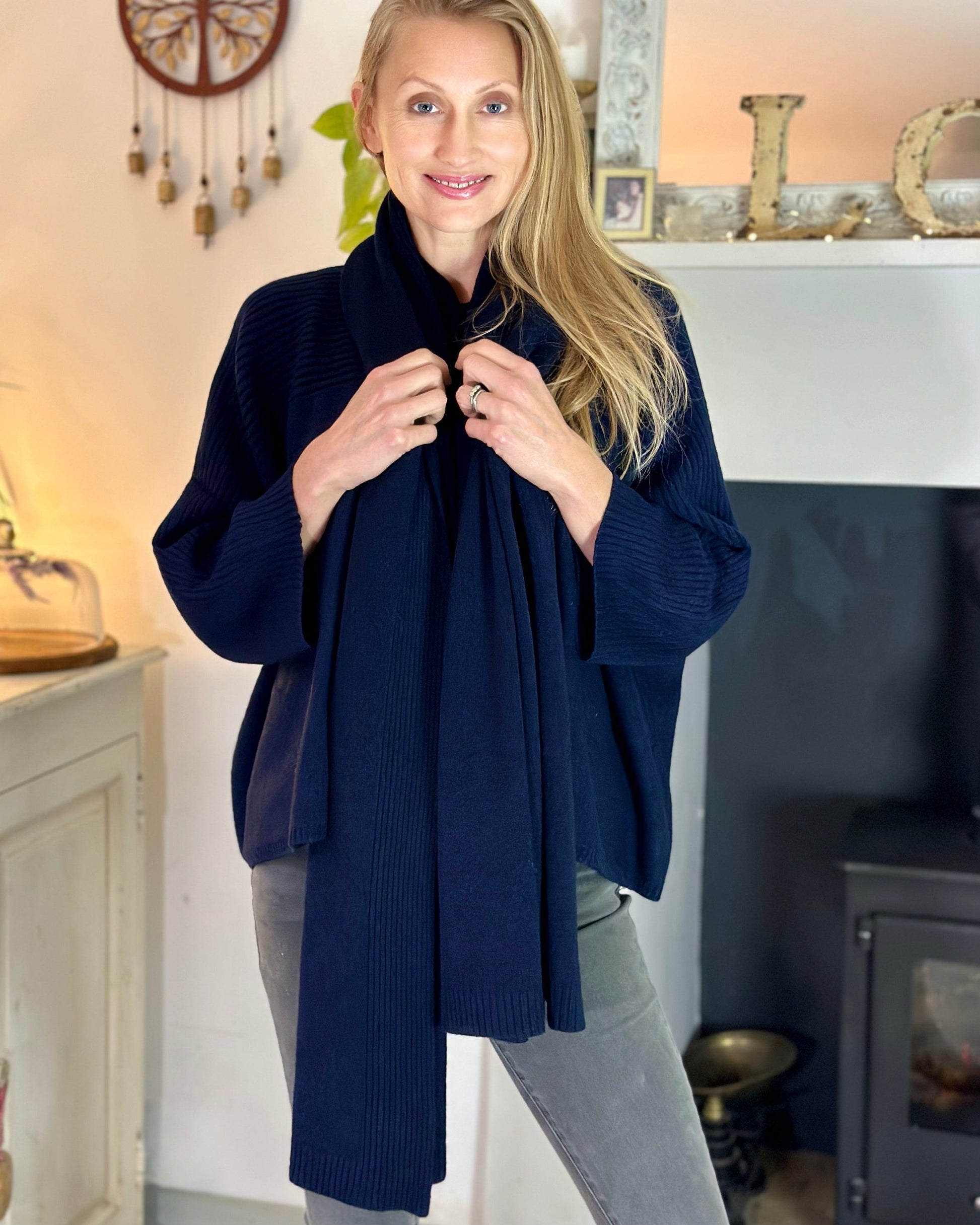 Navy blue online knitted scarf