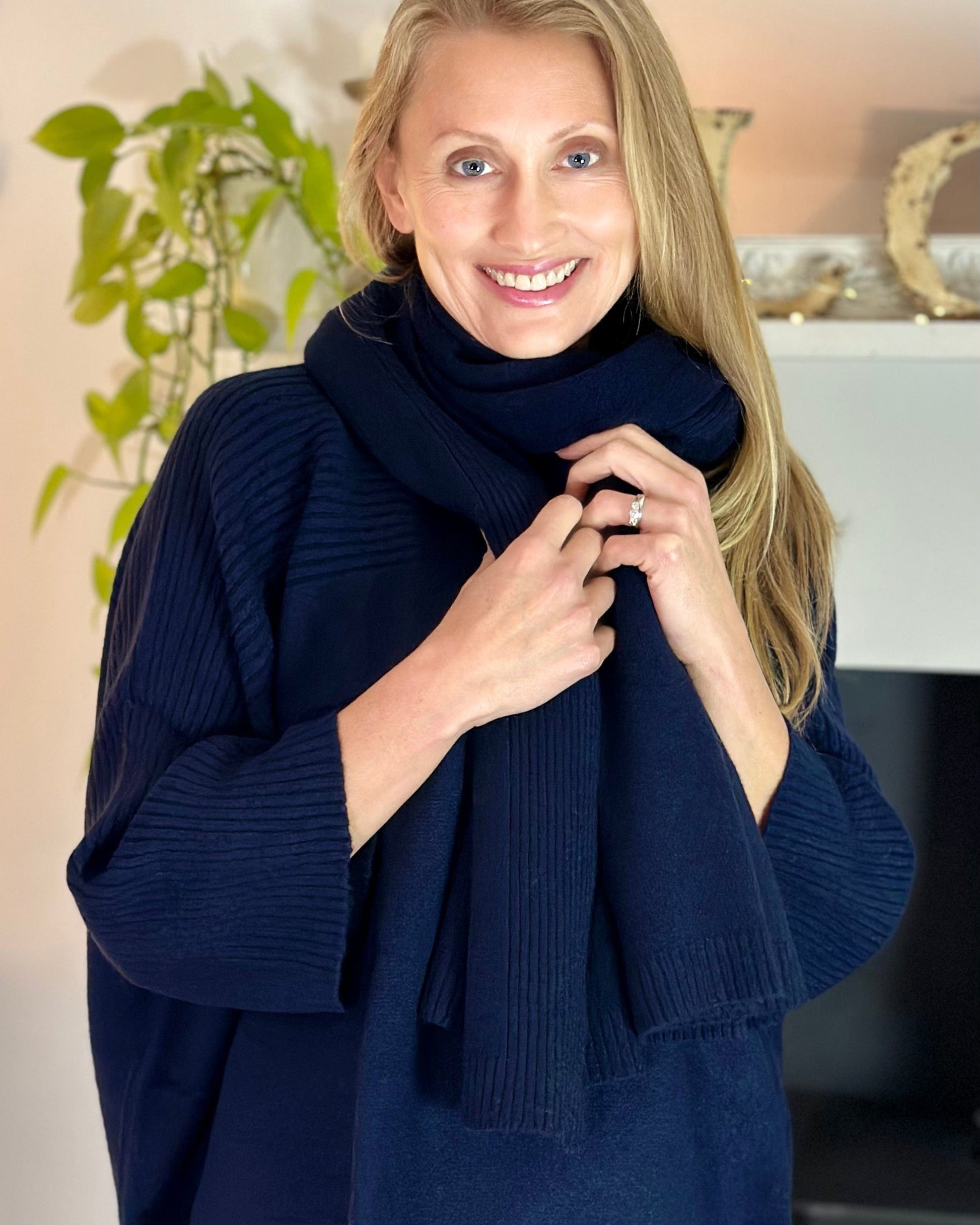 Long Ribbed Knitted Scarf - Navy