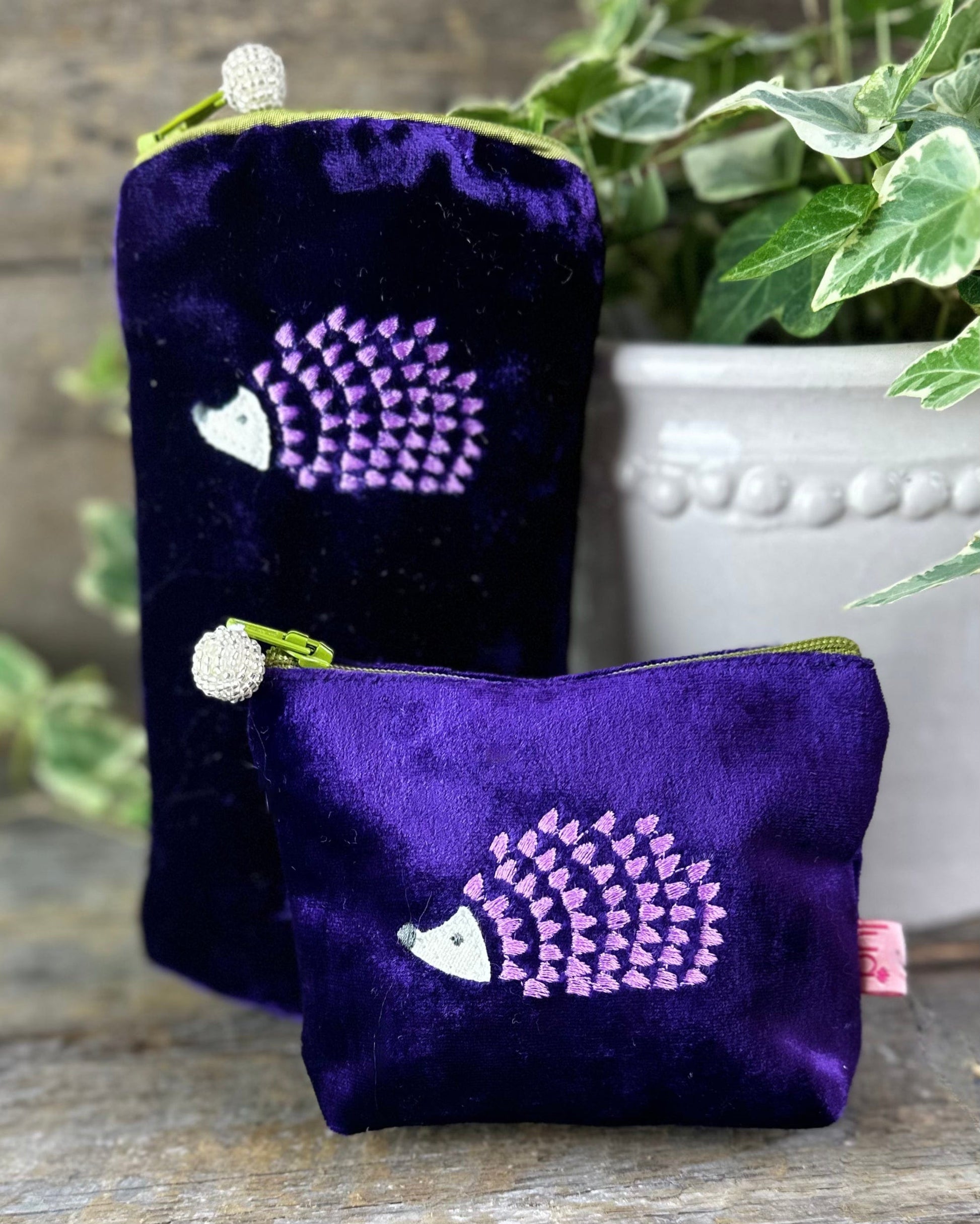 Make up bag Velvet Glasses Pouch With Hedgehog - Purple