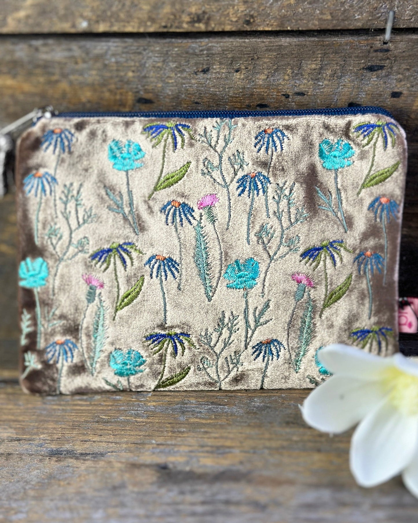 purse Velvet Embroidered Meadow Flowers Coin Purse - Mink