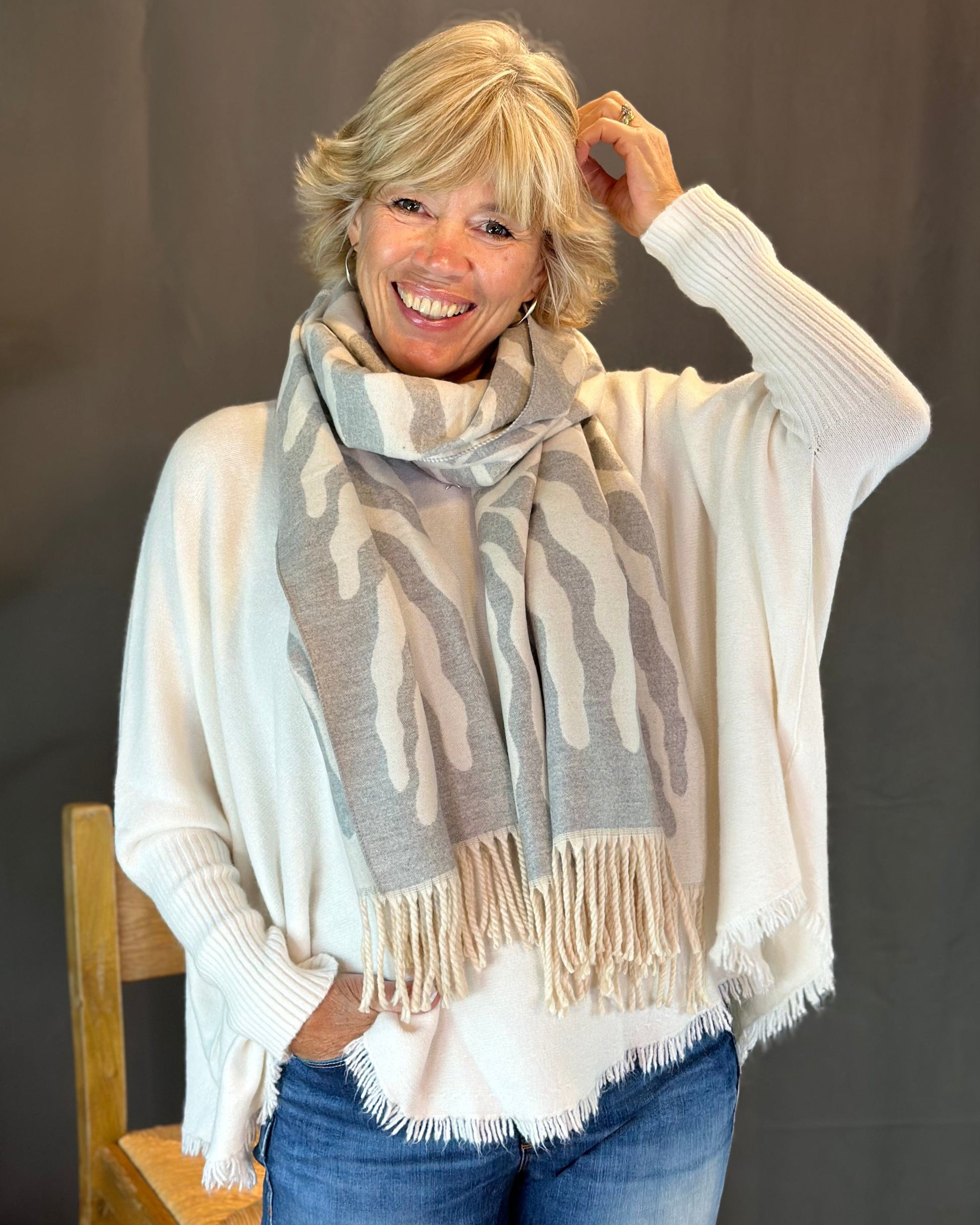 scarf Reversible Printed Winter Scarf - Cream/Pale Grey