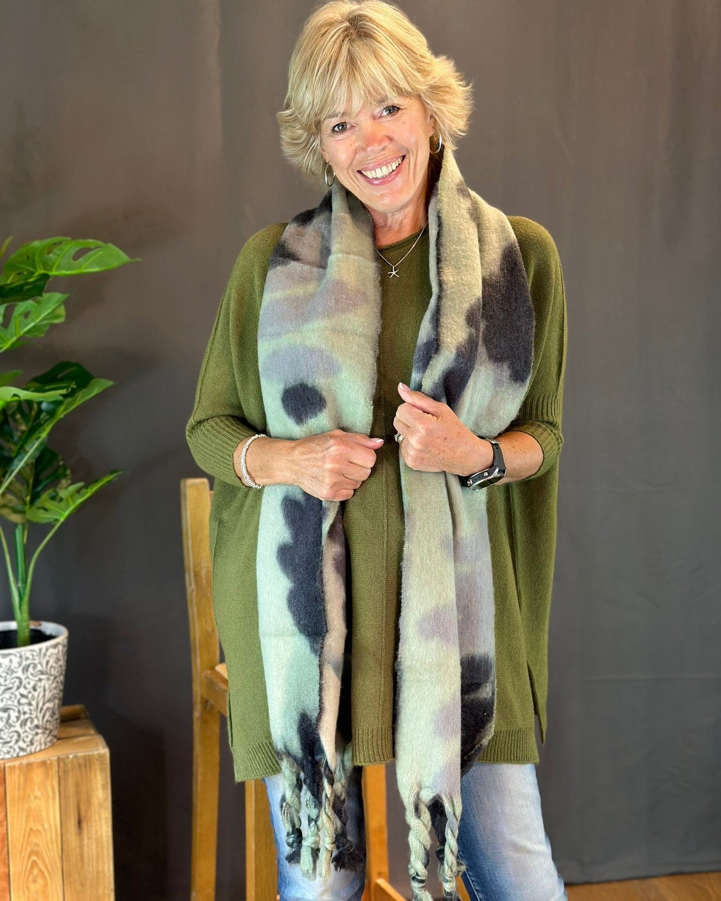 Scarves Cosy Winter Foliage Scarf - Pale Green