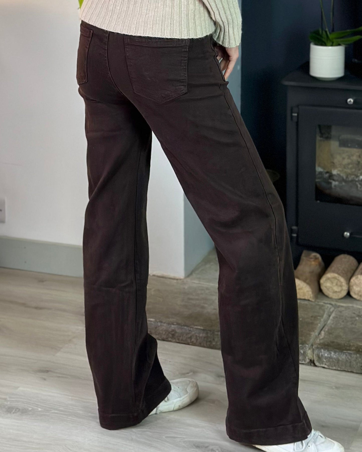 Stretchy Wide Leg Jeans - Brown