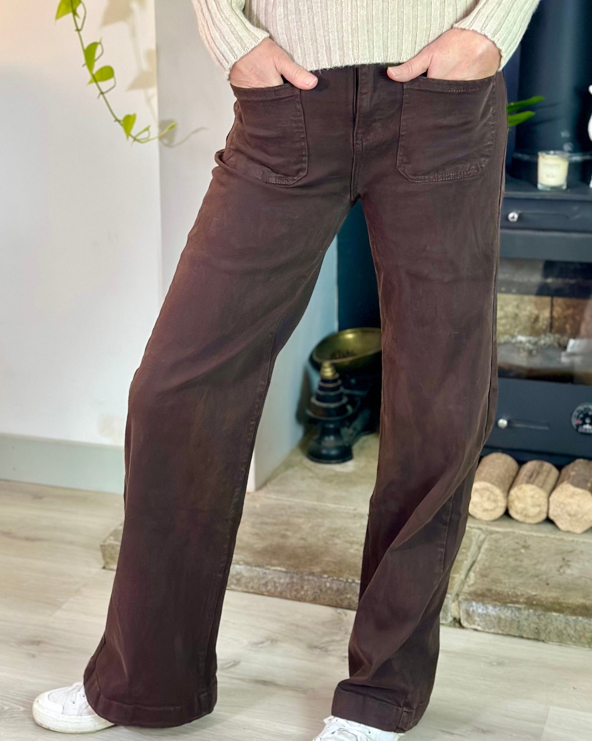 Stretchy Wide Leg Jeans - Brown