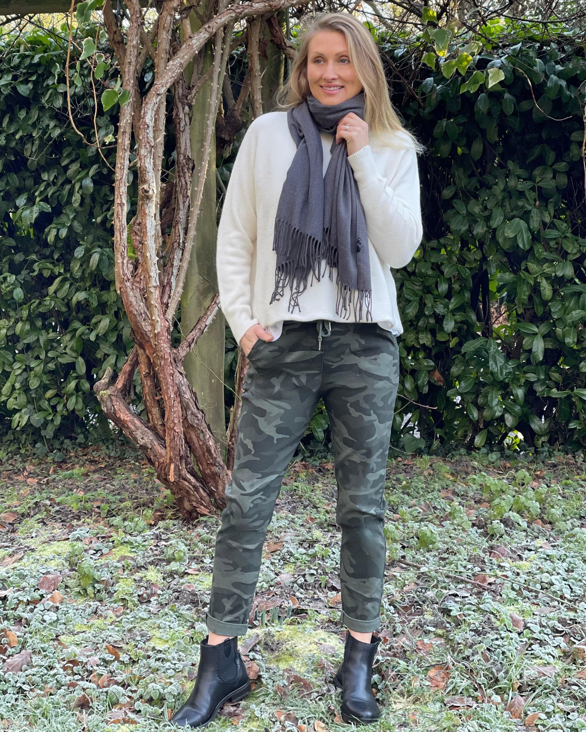 Baggy jumper pants on sale